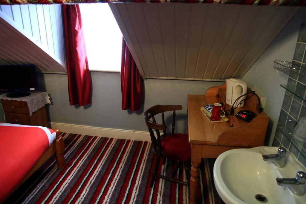 Devon View Guesthouse Суонзи Стая снимка