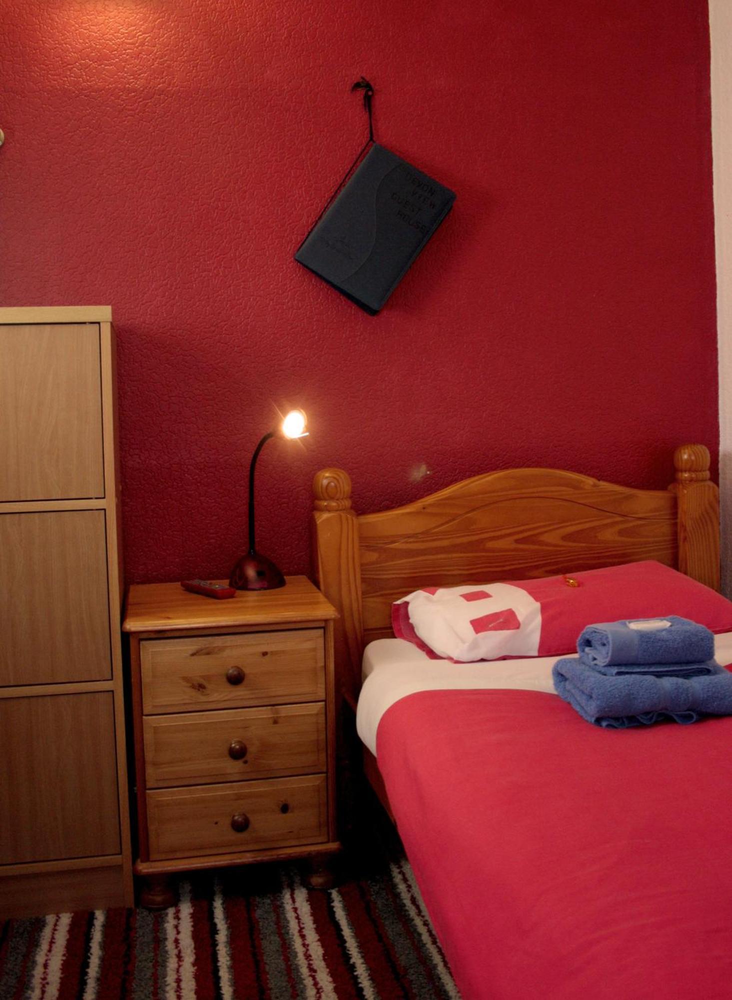 Devon View Guesthouse Суонзи Екстериор снимка