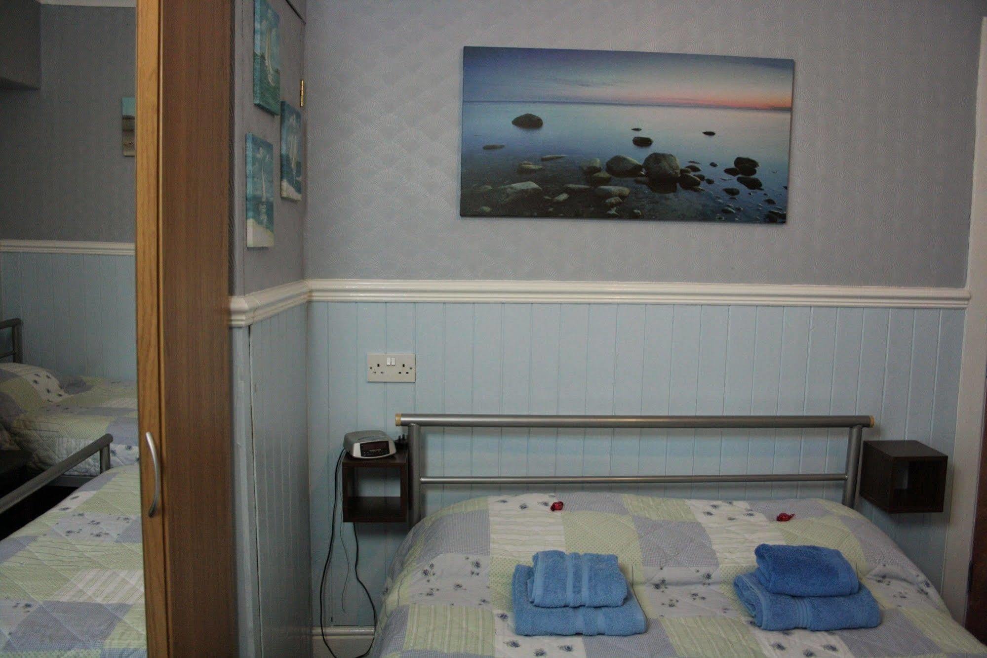 Devon View Guesthouse Суонзи Екстериор снимка