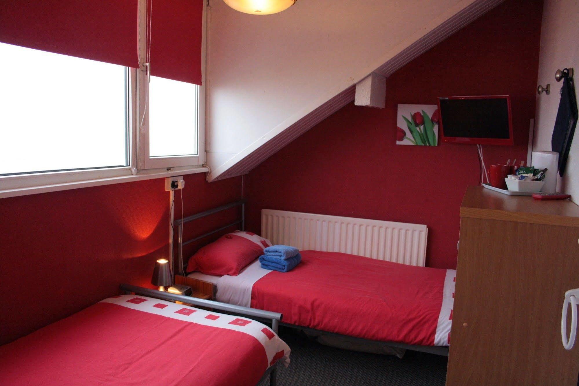 Devon View Guesthouse Суонзи Екстериор снимка