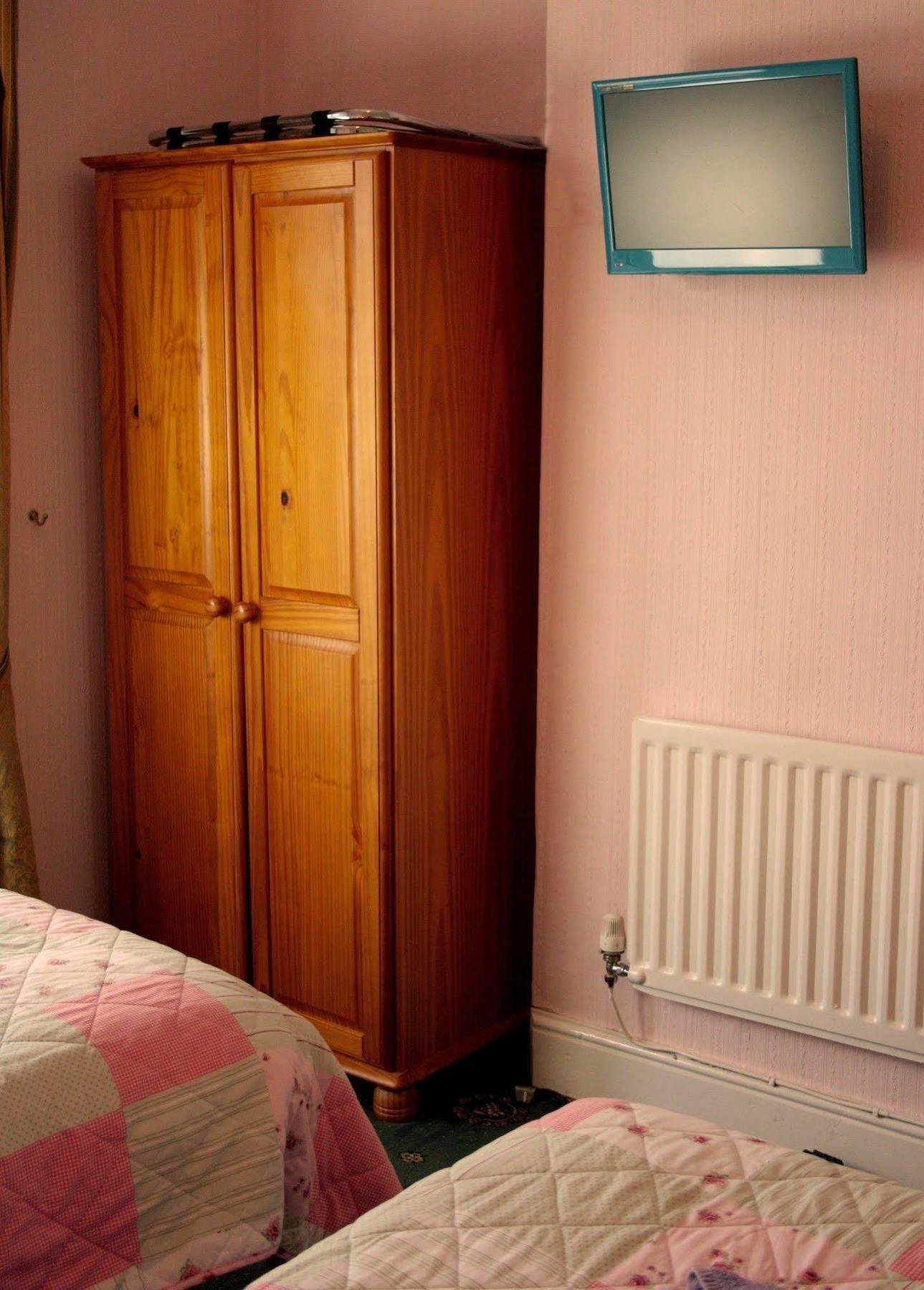 Devon View Guesthouse Суонзи Екстериор снимка