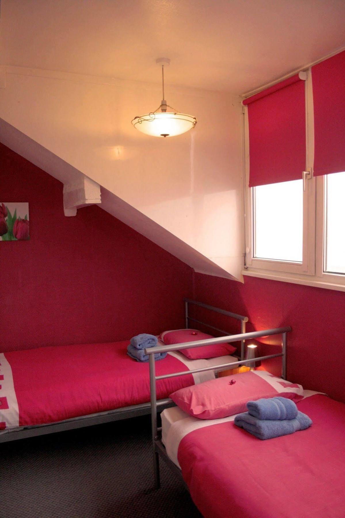 Devon View Guesthouse Суонзи Екстериор снимка
