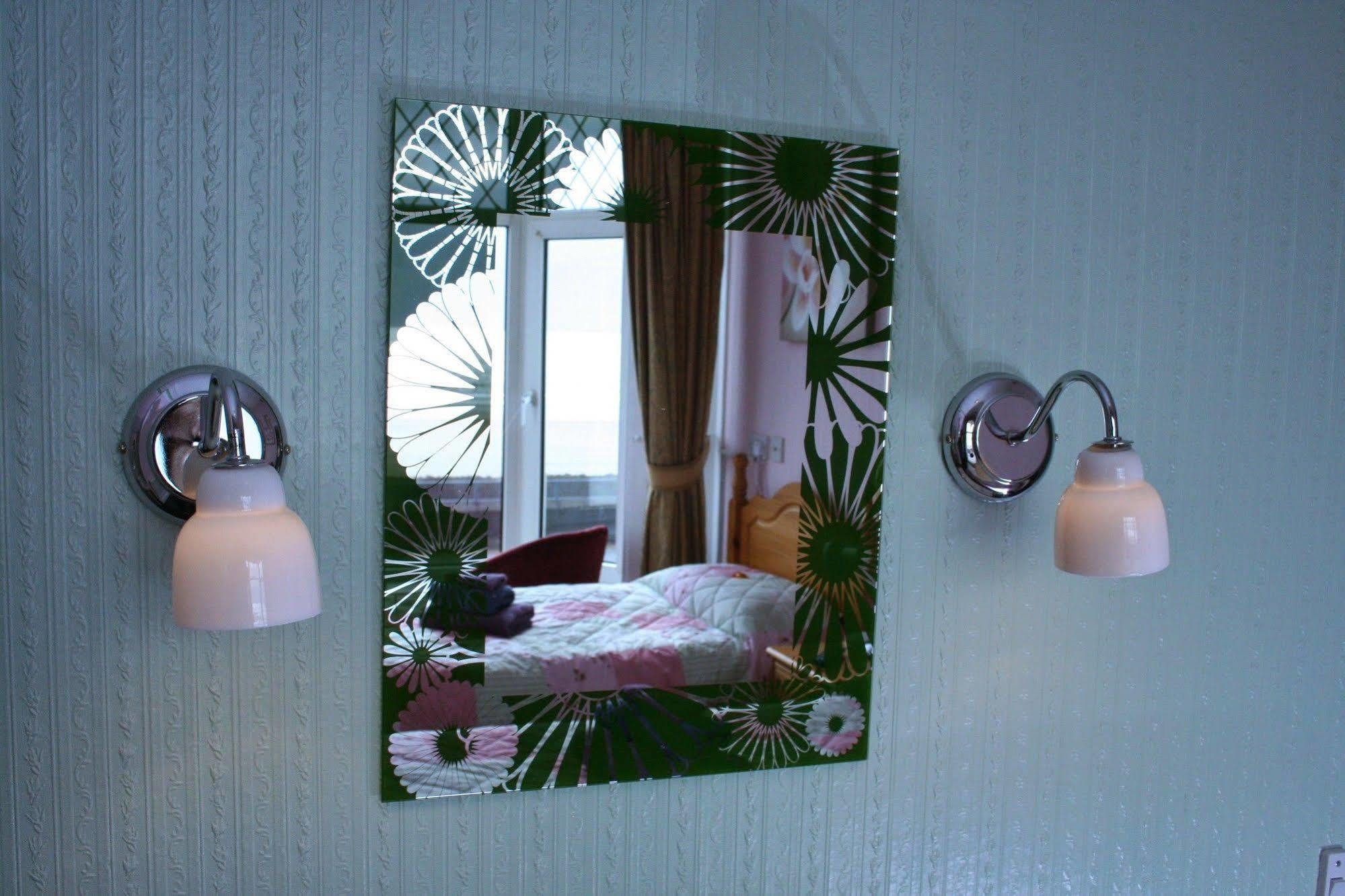 Devon View Guesthouse Суонзи Екстериор снимка