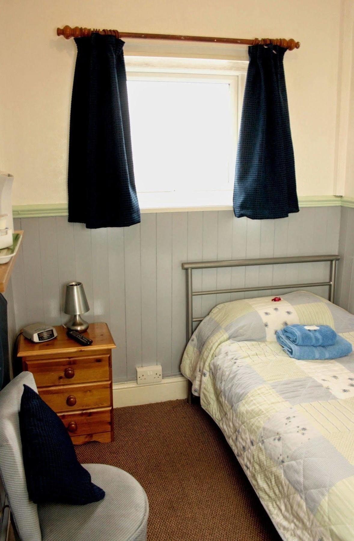 Devon View Guesthouse Суонзи Екстериор снимка